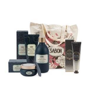Kit Pamper yourself with the Dead Sea